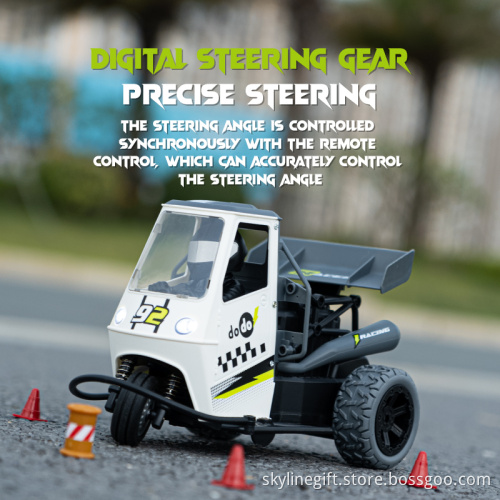 S810 RC Motorcycle With Light Spray 2.4G Remote Control Cars Electric High Speed Three Wheels Emulation Motorcycles
